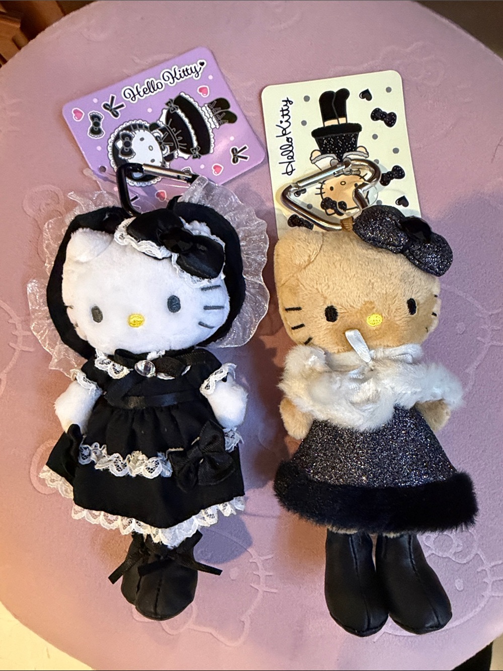 2 x Hello Kitty long leg Plush Keychain Set - Black & Beige